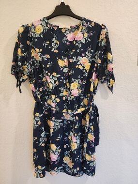 WISHFUL Park Navy Floral Tie-Waist Short Dress